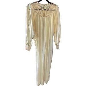 𝅺VINTAGE Intime of California Pale Creamy Yellow Dolman Sleeve Nightgown Size 8